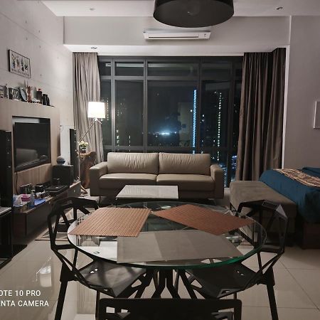 Kumkum Homestay Nusajaya  Luaran gambar