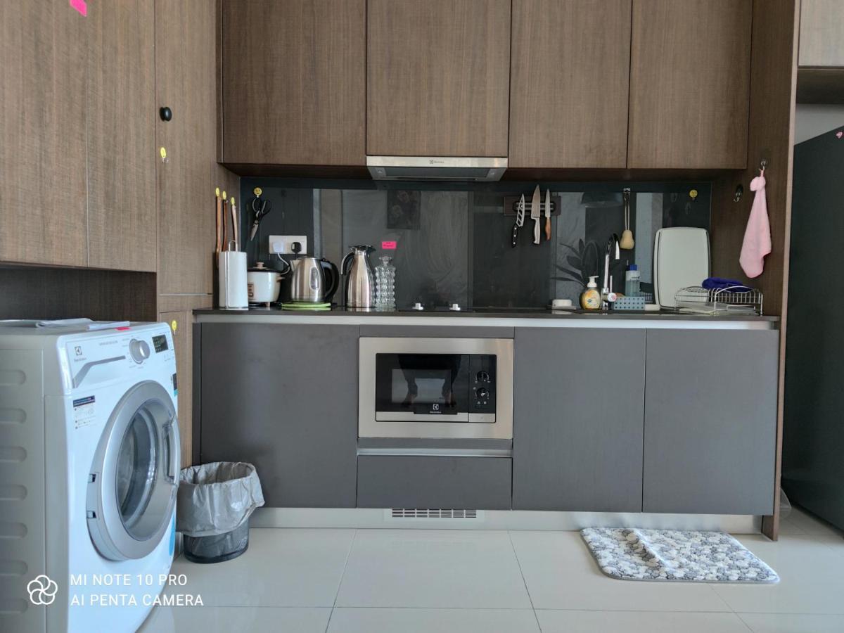 Kumkum Homestay Nusajaya  Luaran gambar