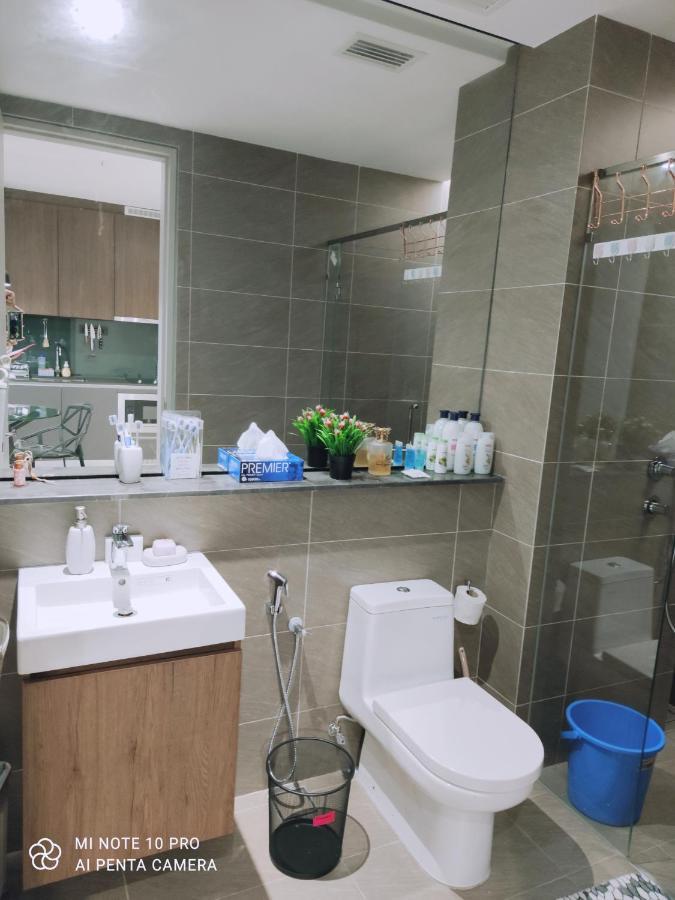 Kumkum Homestay Nusajaya  Luaran gambar