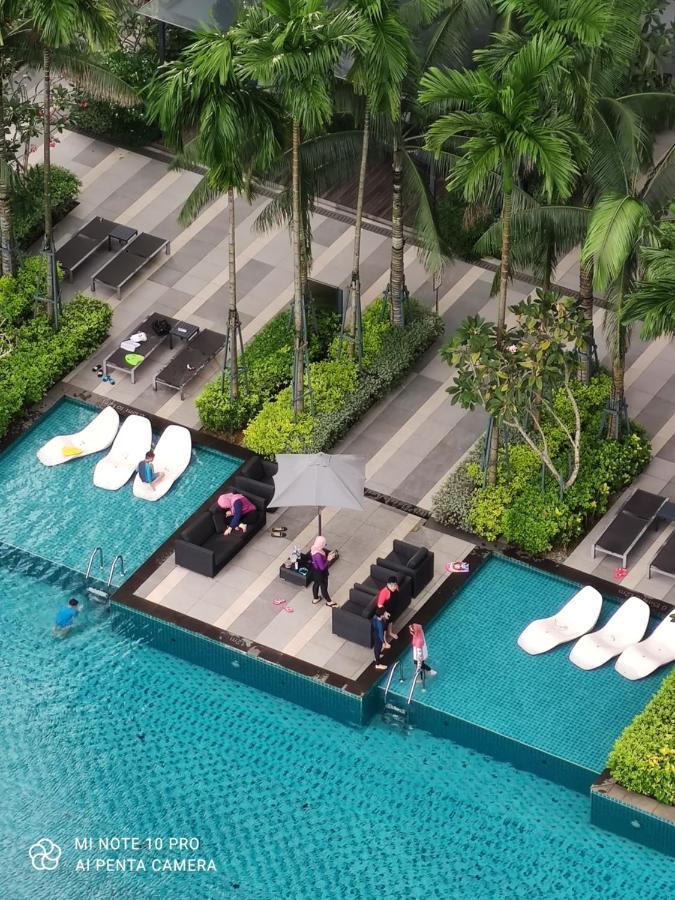 Kumkum Homestay Nusajaya  Luaran gambar